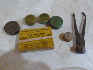 lot 130 image: Vintage Ammo Items