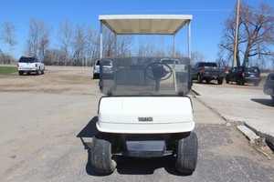 lot 7572 image: Yamaha Golf Cart - Gas