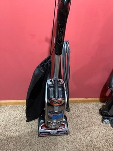 lot 8 image: Shark DuoClean Lift-Away Upright Vacuum
