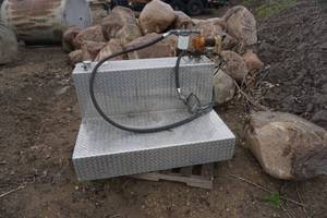 lot 13 image: 110 Gallon Truck Bed Fuel Tank With Transfer Pump
