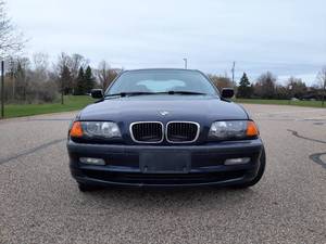 2001 BMW 325i - Manual