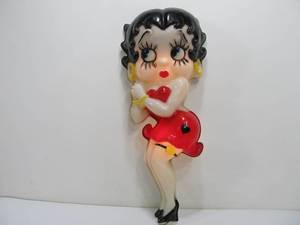 lot 22 image: Working 1992 Lighted BETTY BOOP Wall Display Sign