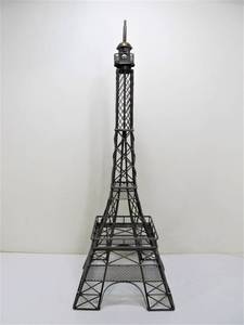 lot 30 image: Large BrassMetal Eiffel Tower Sculpture
