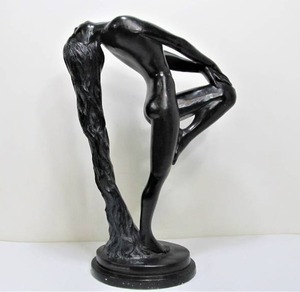 lot 35 image: Large Signed Vintage Deco Nude Sculpture