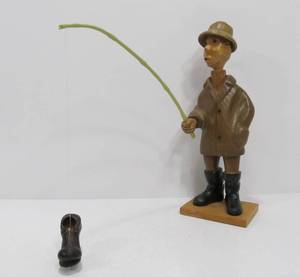 lot 38 image: Hand Carved Wood Vintage Comical Fisherman Sculpture