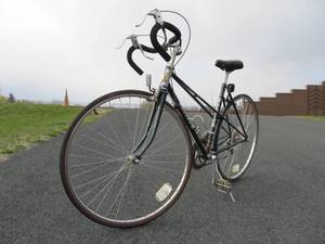 lot 50 image: Very Nice RALEIGH Ladies Bicycle