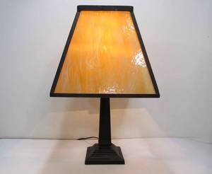lot 126 image: Mission Style Accent Table Lamp Slag Glass Shade
