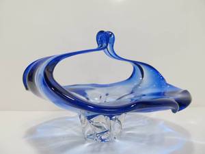 lot 128 image: Beautiful Murano Style Abstract Art Glass Blue Swirl
