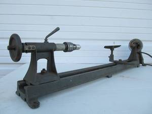 lot 205 image: Vintage Montgomery Ward Powr-Kraft Bench Top Woodworking Lathe