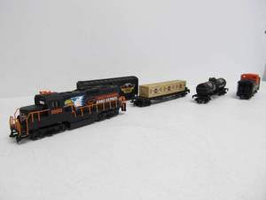 lot 219 image: Complete 1993 HARLEY DAVIDSON Motorcycles HO Gauge Train Set
