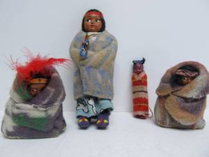 lot 230 image: Group of 4 Vintage 1930s-40s Era Native American Dolls