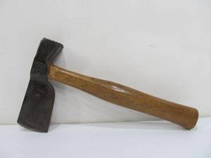lot 239 image: Antique KEEN KUTTER Hatchet
