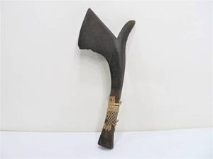 lot 240 image: Old Vintage Hand Carved Polynesian Club Weapon