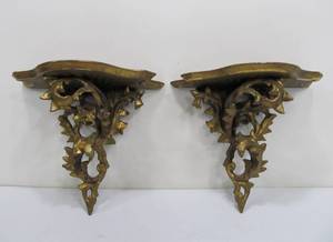 lot 281 image: Old Vintage Hollywood Regency Gilt Wood Wall Shelves