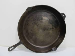 lot 295 image: Large Vintage BSR No. 14 Cast Iron Skillet