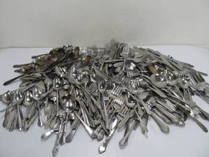 lot 298 image: LARGE Lot of Assorted Vintage etc Flatware