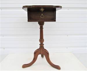 lot 314 image: Vintage Pennsylvania House Small Tilt-Top Side Table wDrawer