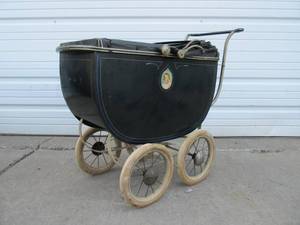 lot 320 image: Orig Vintage 1930s Ideal SHIRLEY TEMPLE Doll Carriage