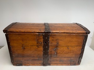 lot 60 image: Early Antique Scandinavian Dome Top Immigrants Trunk