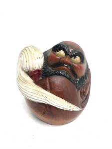 lot 340 image: Fantastic Old Vintage Hand Carved Painted Round Japanese Wood Daruma 