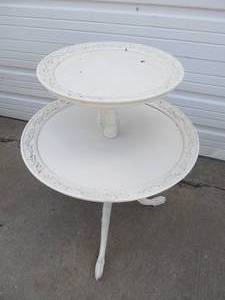 lot 353 image: Vintage White Painted 2-Tier Round Wood Table