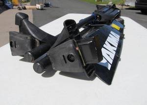 lot 355 image: Complete Car Top YAKIMA Roof Rack