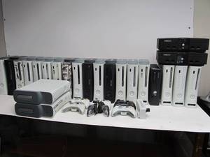 lot 356 image: LARGE Lot of XBOX 360 Video Game Systems & Controllers