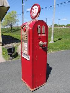 lot 361 image: Vintage Style Gas Pump Storage Cabinet wClock