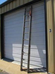 lot 369 image: Werner 17 Extension Ladder