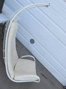 lot 387 image: Excellent Vintage Mid Century HOMECREST Hanging Lounge Chair