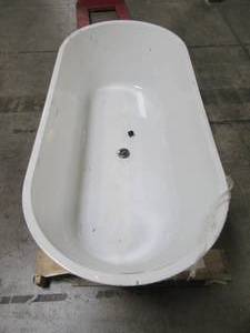 lot 206 image: Akdy 67 in. Fiberglass Double Ended Flatbottom Non-Whirlpool Bathtub In Glossy White BT0088