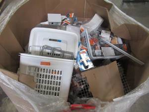 lot 243 image: WHOLESALE MIXED PALLET OF MISCELLANEOUS BRACKETS, HARDWARE AND OTHER CONNECTING ITEMS