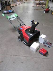 lot 9 image: Toro Power Clear 21 in. 60-Volt Lithium-Ion Cordless Electric Snow Blower with 7.5 Ah BatteryCharger Included, 39901