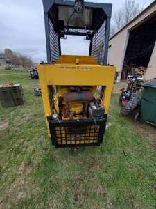 lot 1 image: Rounder L600 Skid Steer