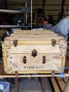 lot 39 image: Winona Mn. Vintage Railroad Traveling Trunk