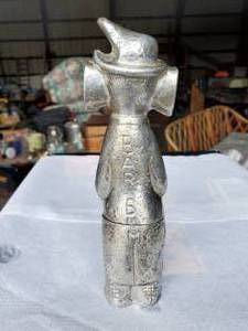 lot 45 image: Pewter Bar Bum Wine bottle opener Set