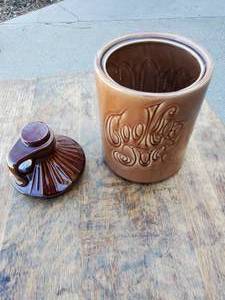lot 44 image: Cookie Jug