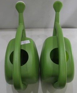 lot 542 image: 2-Pack 2-Gallon Garden Watering Cans - Green