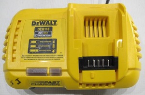 lot 559 image: DeWalt DCB118 20V Max Fast Battery Charger