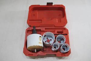 lot 573 image: Milwaukee Hole Dozer General Purpose Bi-Metal Hole Saw Set