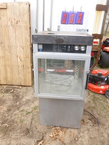 Pizza oven & warmer. 220 volt.  Used condition. Was working but has been sitting a few years. As shown.