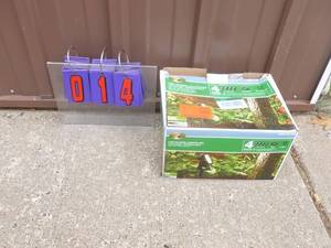 4 pack low voltage outdoor lights. As shown.
