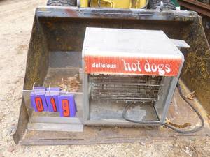 Hot dog roller. Used condition. Was working but has been sitting a few years. As shown.