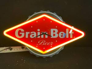 lot 10 image: Very rare Grain Belt bottlecap clock neon