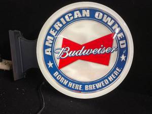 lot 38 image: Bud Budweiser American Owned pub light