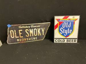 lot 142 image: Lot of 2 Gatlinburg Tennessee tin tacker and Heilemans Old Style Beer light up