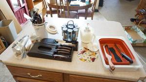 lot 7 image: Misc Kitchen Items