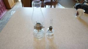 lot 35 image: Lot of 2 Hurricane Lamps