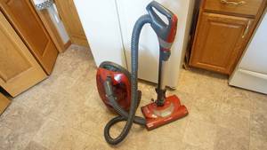 lot 36 image: Kenmore Progressive Vacuum Cleaner