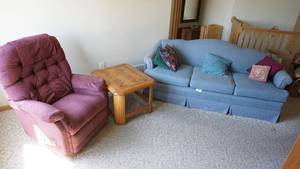 lot 39 image: Couch, Recliner, End Table